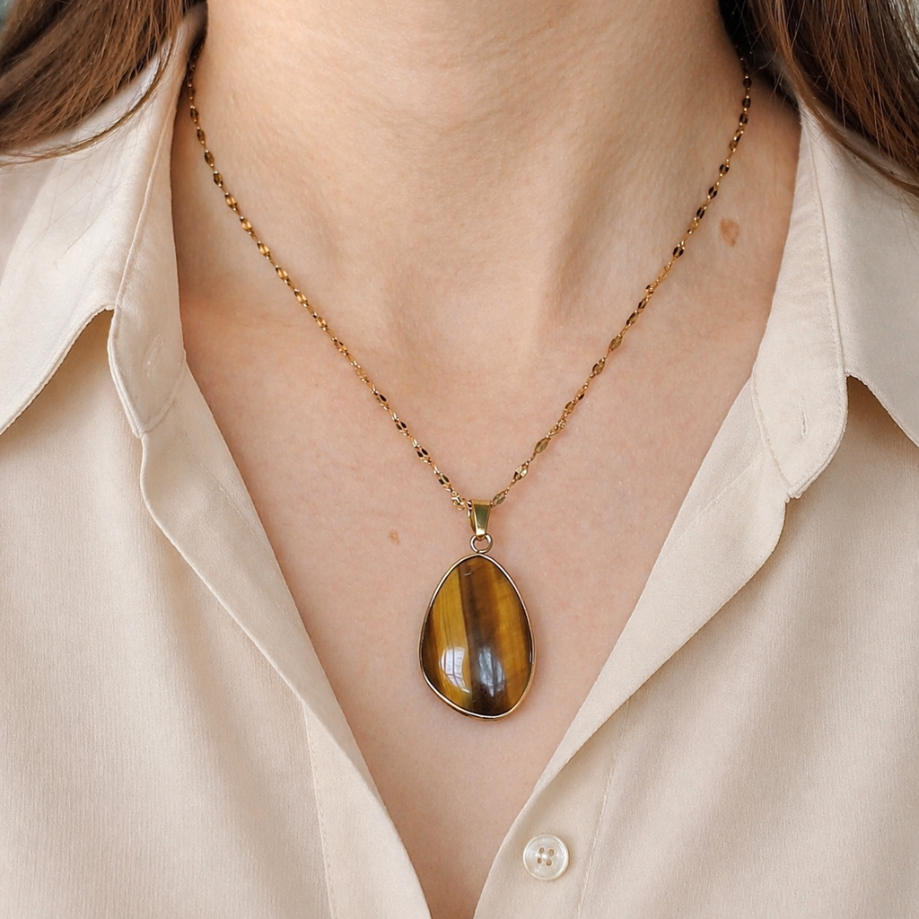 Collier pendentif en Oeil de Tigre