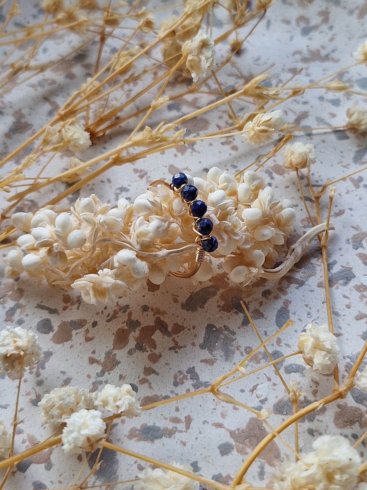 Bague avec perles en Lapis-Lazuli - Sagesse Vérité Communication