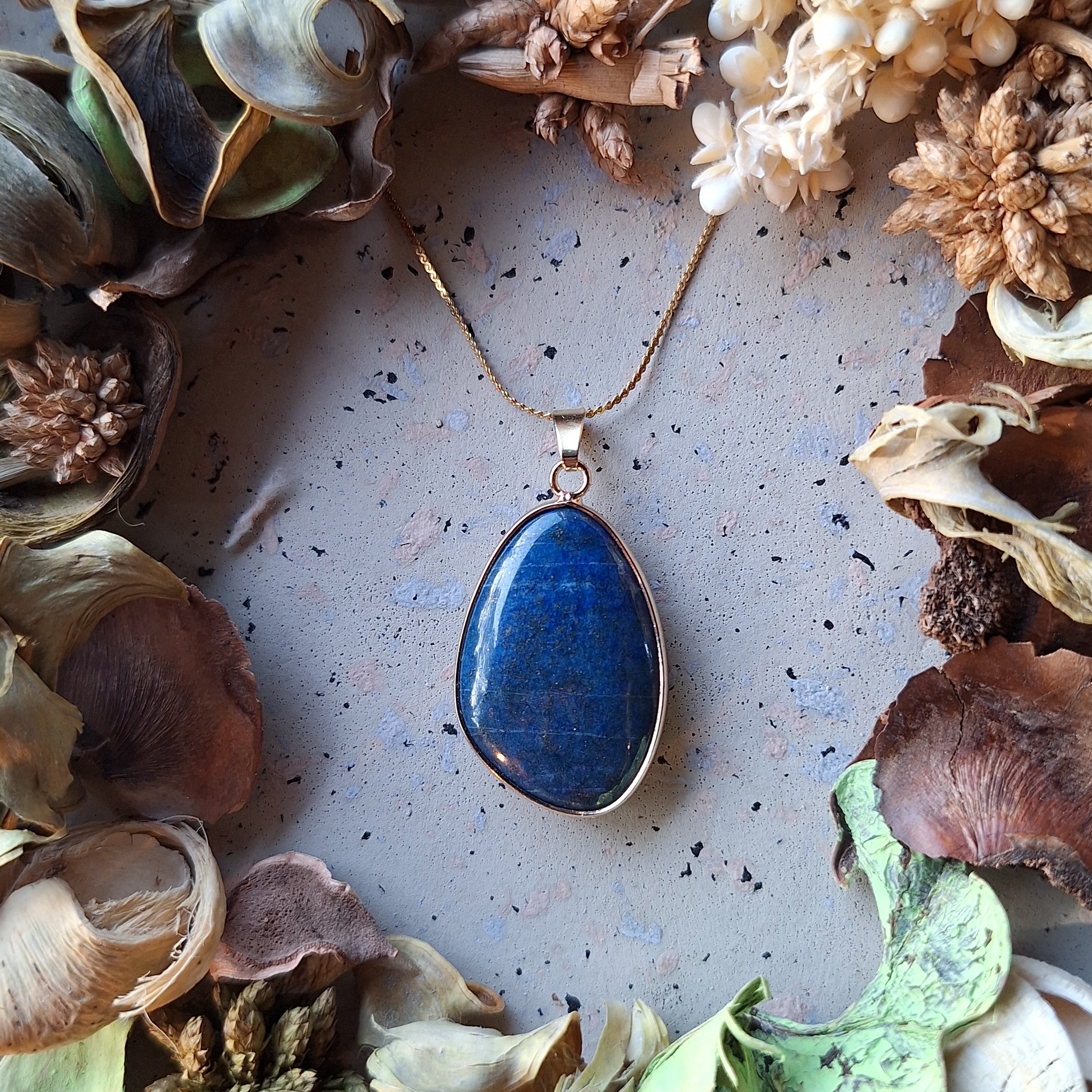 Collier pendentif en Lapis-Lazuli
