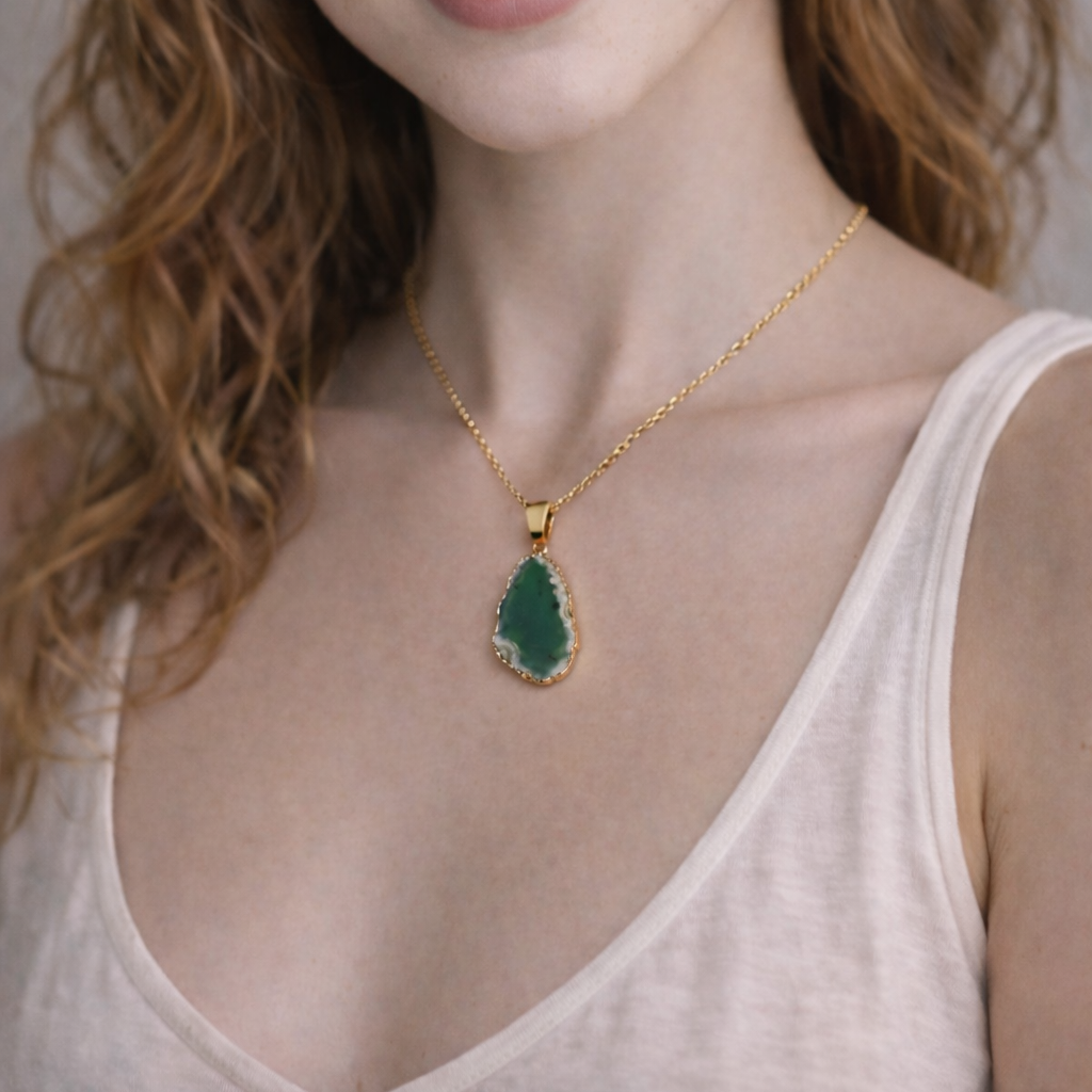 Collier pendentif en Agate Verte